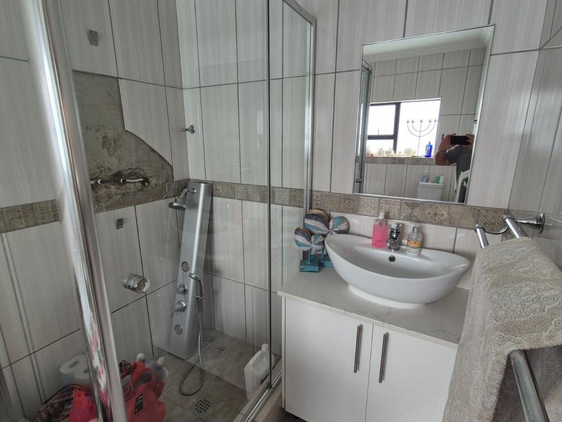 To Let 3 Bedroom Property for Rent in Blue Ridge Western Cape
